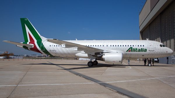 cancellati termine per Alitalia