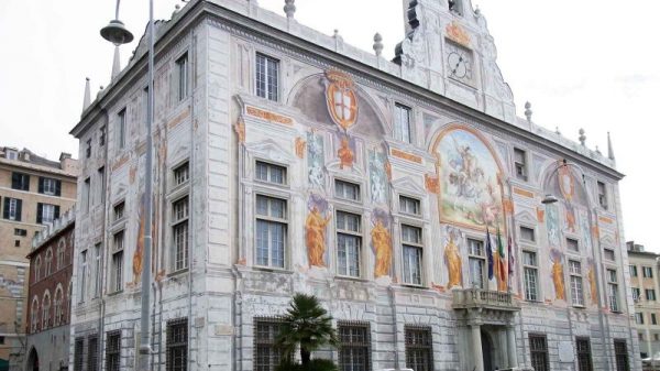 Palazzo San Giorgio riparazioni navali crollo via della seta entrate