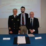 La firma del protocollo: da sinistra: Giuseppe Tarzia comandante Direzione Marittima Livorno, Filippo Nogarin sindaco Livorno, Matteo Biffoni presidente Anci Toscana