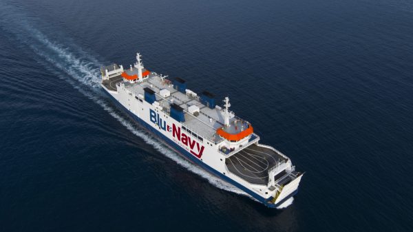 Blu Navy : Nave Acciarello