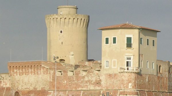 renzo conti Internet, Fortezza Vecchia concessioni incentivi