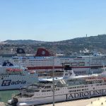 passeggeri traghetti