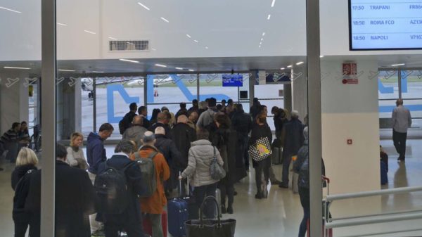 sciopero del trasporto aereo traffico festività