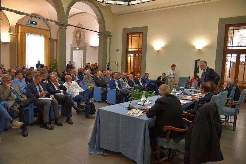 Economia circolare: la Toscana, avanti tutta, un momento del convegno durante l'esposizione del presidente Enrico Rossi