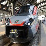 Frecciargento 700, presentato a Bari, la fotografia ritrae il nuovo treno.