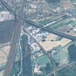 Svincolo autostradale di Settimo di Rende e stazione ferroviaria, la fotografia aerea della zona interessata.