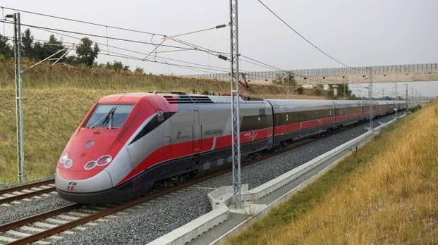 alta velocità di firenze Frecciarossa: fermata a Chiusi fino a dicembre. la foto del famoso treno.