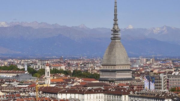 stellantis piemonte "Torino area di crisi industriale complessa", veduta della citta di Torino