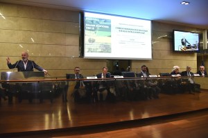 Emilia-Romagna contri i dazi, un momento della riunione in Regione.