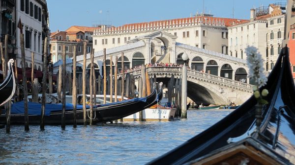 Su e Zo per i Ponti di Venezia 65 milioni comitatone venezia