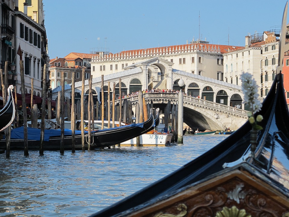 Su e Zo per i Ponti di Venezia 65 milioni comitatone venezia