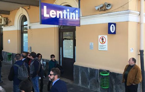 Lentini: inaugurata nuova stazione, nella foto un momento dell'inaugurazioine.