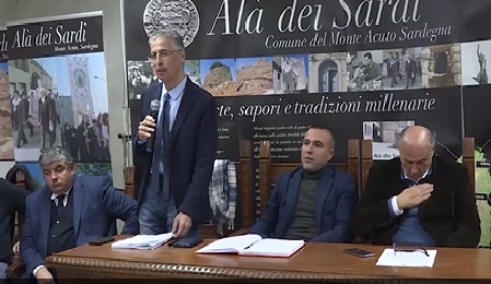 Strade e porti della Gallura, impegno della Regione, nella foto un momento dell'incontro con l'assessore Frongia.