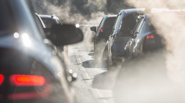 motori termici Smog: dl oggi revoca misure primo livello a Monza, Bergamo e Pavia, nella foto auto inconnate che generano smog Blocco del traffico
