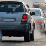 Smog: revocate le misure temporanee a Lodi e Cremona, nella fotografia l'emissione di gas da parte delle automobili.