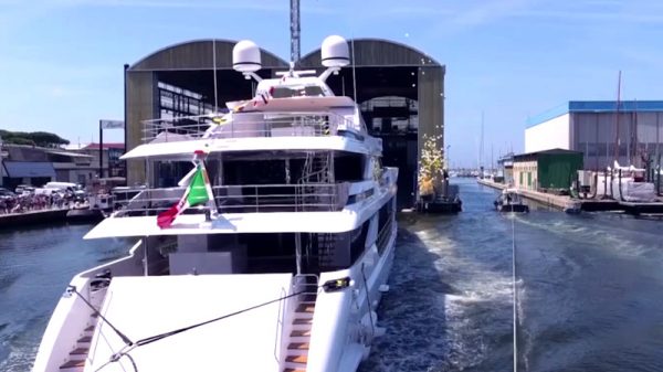 cantiere benetti di viareggio