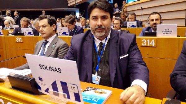 Continuità territoriale: "Chiudere in tempi rapidi'' il presidente Solinas a Bruxelles