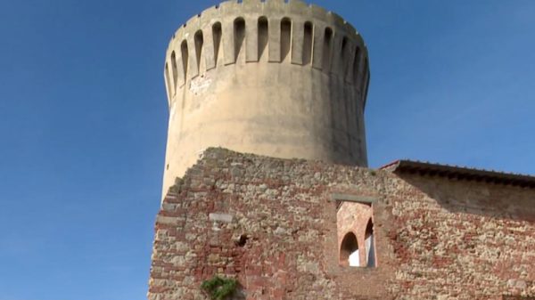 Fortezza Vecchia italian port days