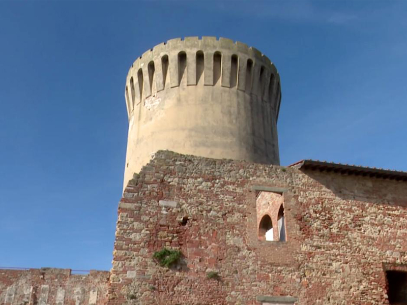 Fortezza Vecchia italian port days