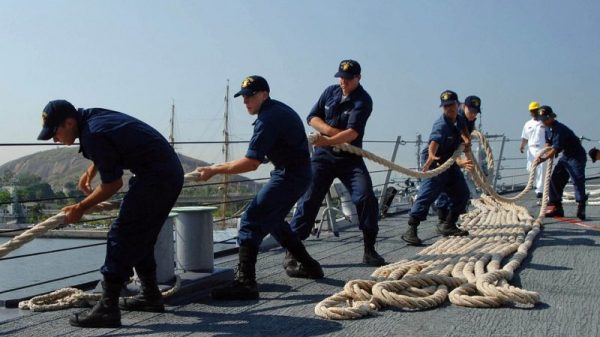 marittimi equipaggio Jeff Bezos personale confitarma
