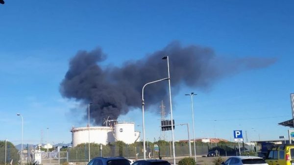 incendio eni