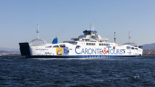 Caronte & tourist